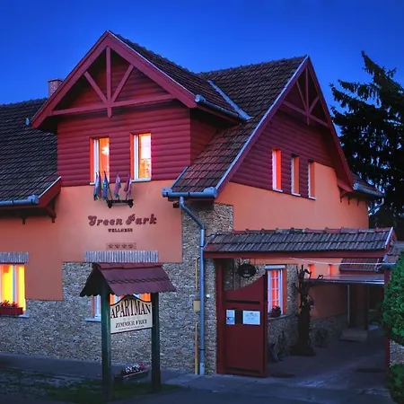 Park * Eger